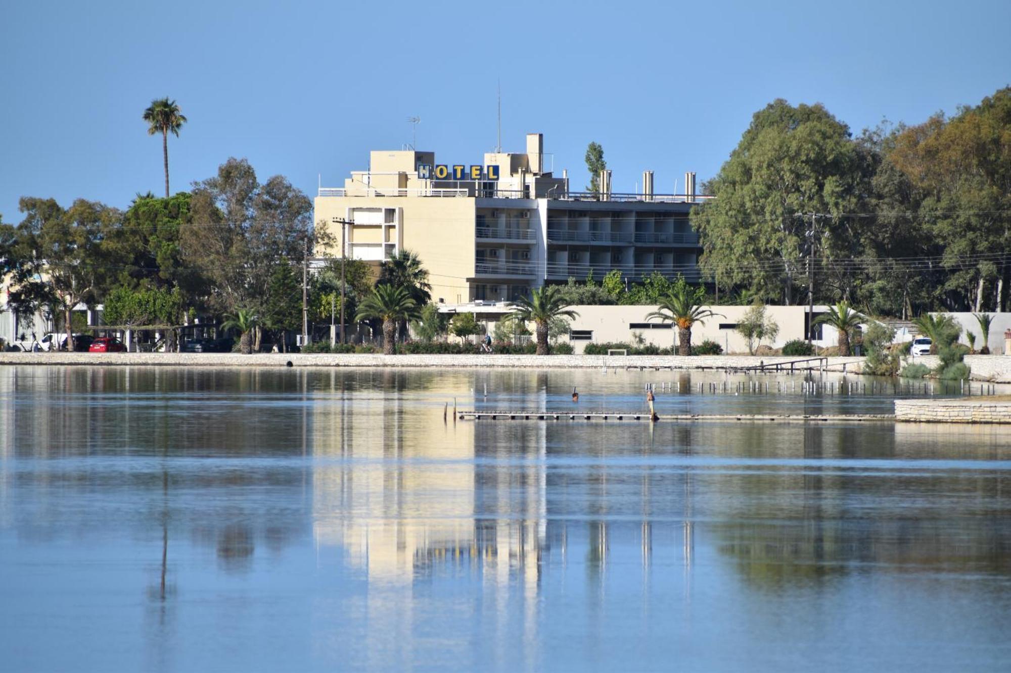 Hotel Theoxenia Mesolóngion 외부 사진