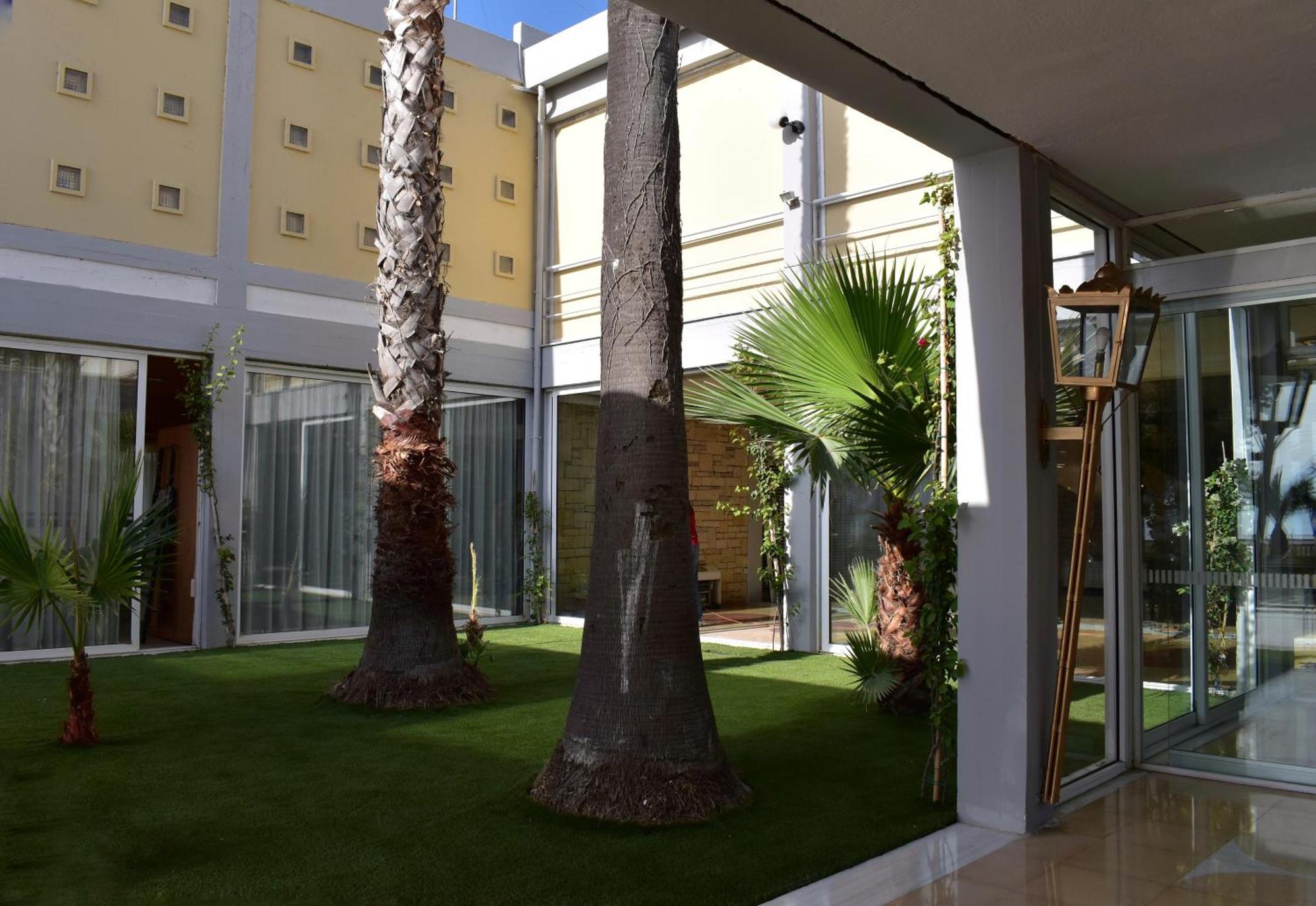 Hotel Theoxenia Mesolóngion 외부 사진