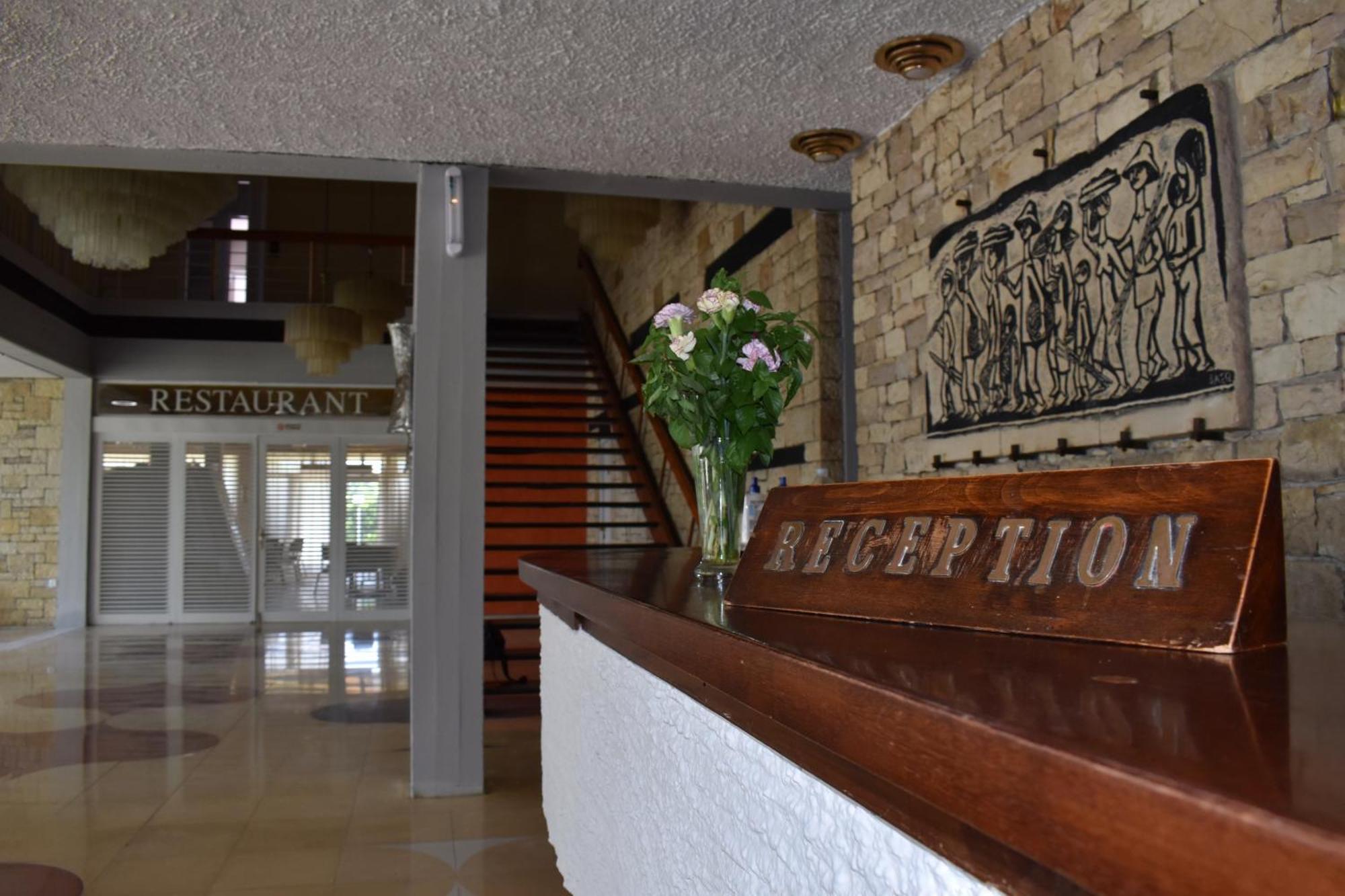 Hotel Theoxenia Mesolóngion 외부 사진