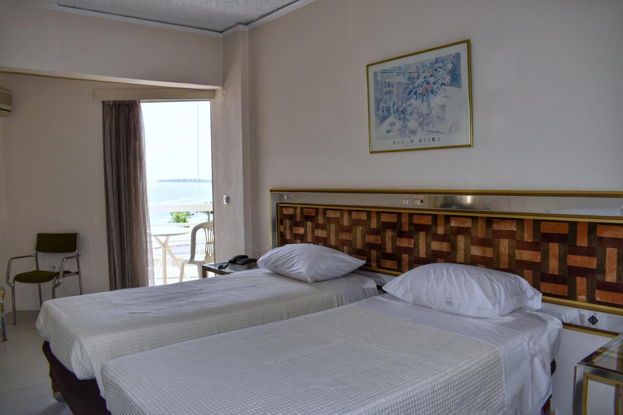 Hotel Theoxenia Mesolóngion 외부 사진