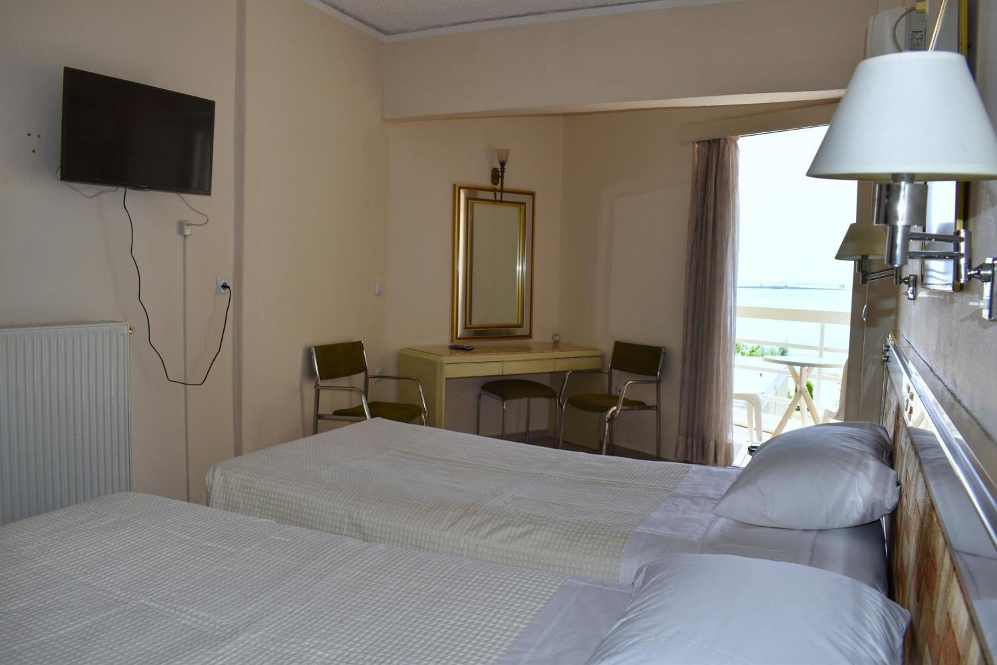 Hotel Theoxenia Mesolóngion 외부 사진