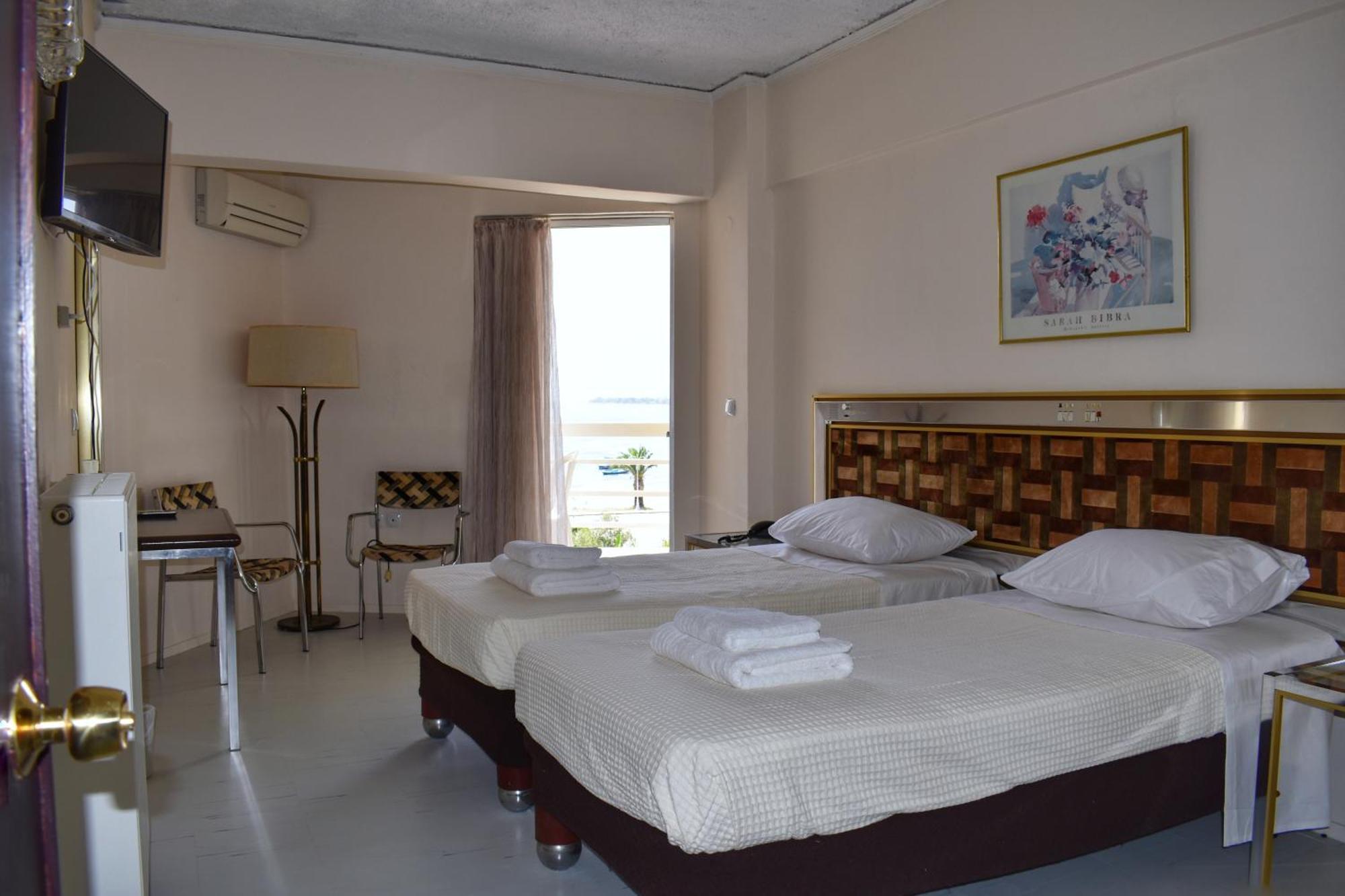 Hotel Theoxenia Mesolóngion 외부 사진