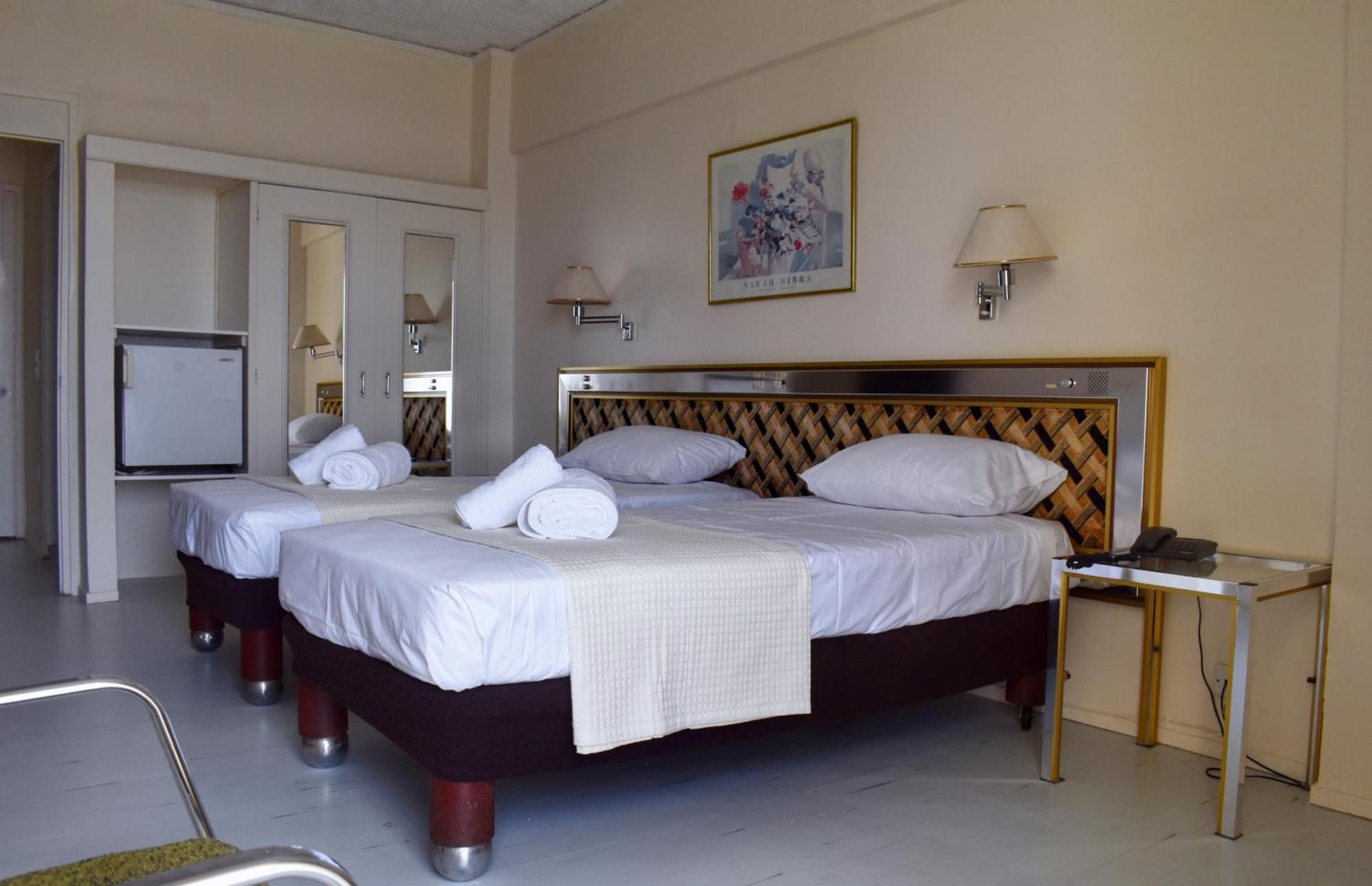 Hotel Theoxenia Mesolóngion 외부 사진