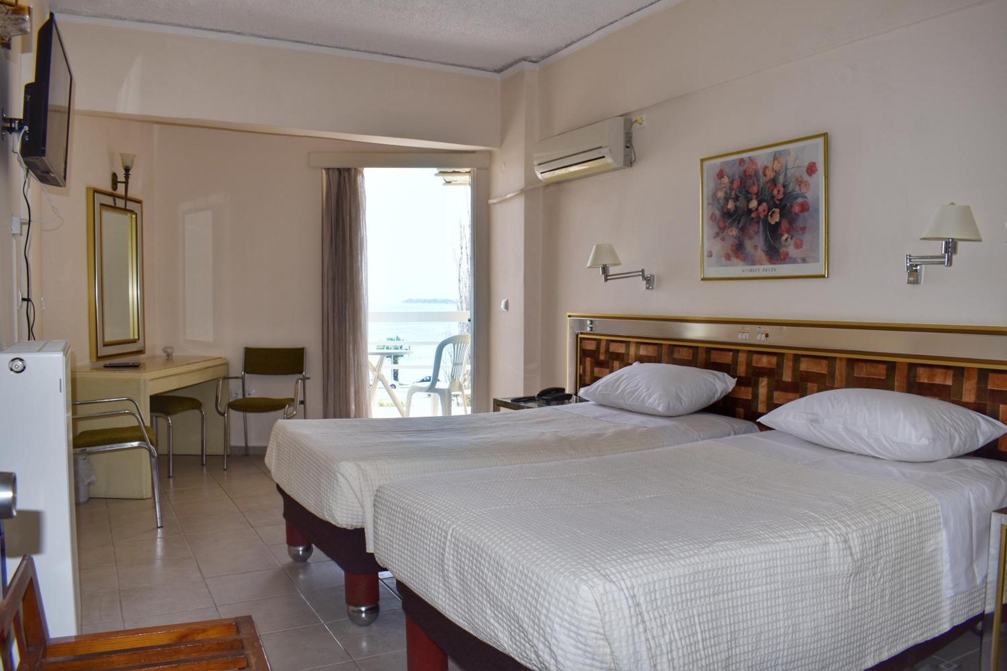 Hotel Theoxenia Mesolóngion 외부 사진