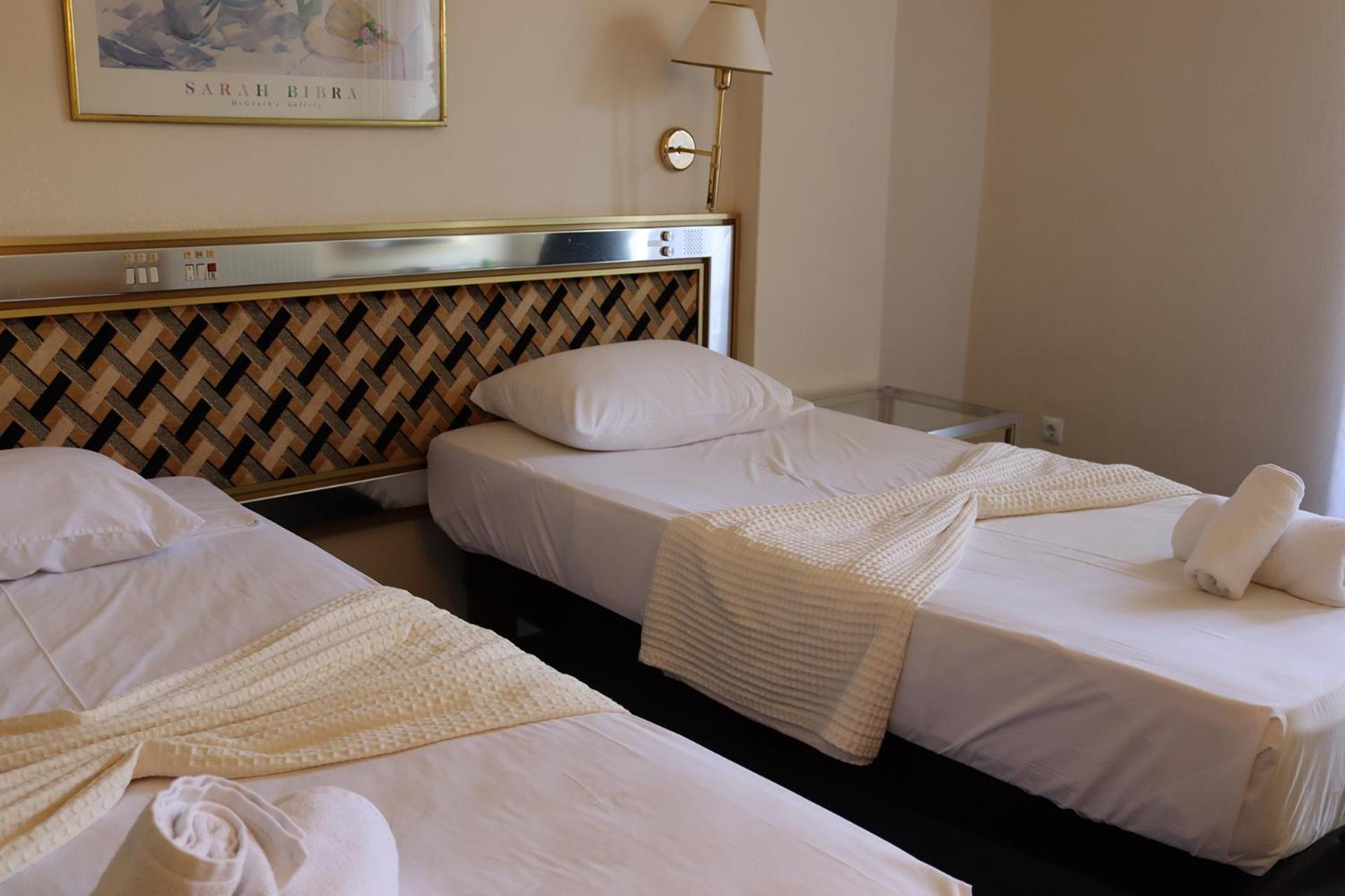 Hotel Theoxenia Mesolóngion 외부 사진