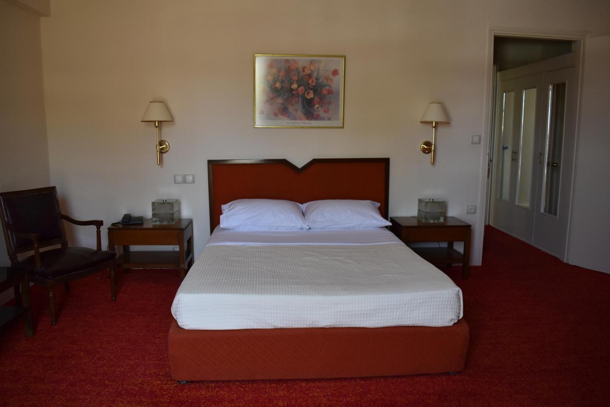 Hotel Theoxenia Mesolóngion 외부 사진